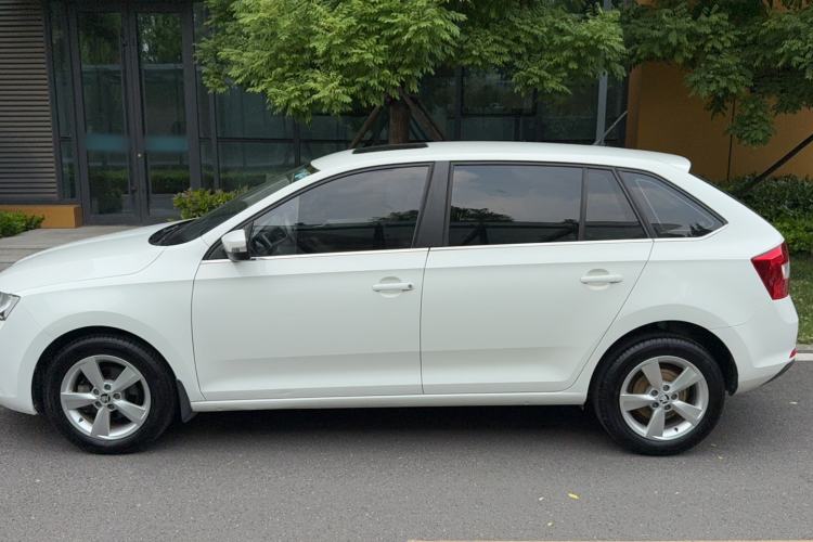 Used Skoda Rapid Spaceback 2018 1.6L Manual Comfort Edition Rear