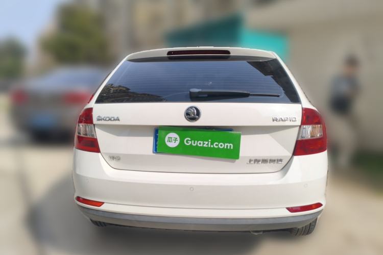 Used Skoda Rapid Spaceback 2018 1.6L Automatic Comfort Edition Rear