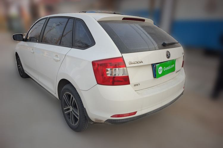 Used Skoda Rapid Spaceback 2018 1.6L Manual Standard Edition Rear Left 45 Deg