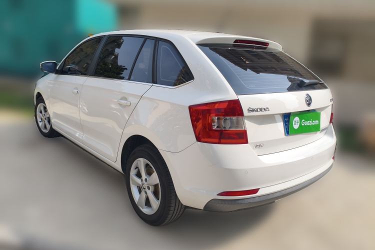 Used Skoda Rapid Spaceback 2018 1.6L Automatic Comfort Edition Rear Left 45 Deg