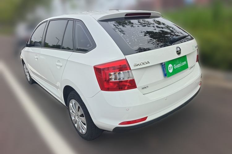 Used Skoda Rapid Spaceback 2018 1.6L Manual Standard Edition Rear Left 45 Deg