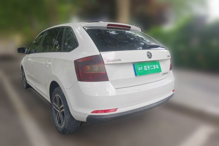 Used Skoda Rapid Spaceback 2018 1.6L Manual Standard Edition Rear Left 45 Deg