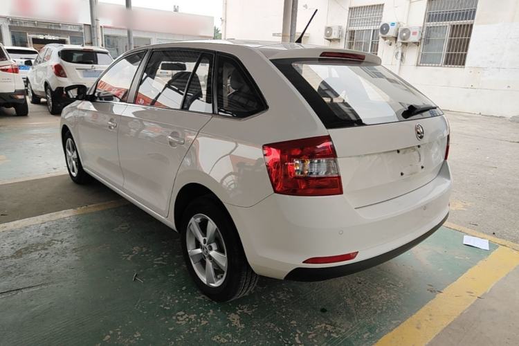 Used Skoda Rapid Spaceback 2018 1.6L Automatic Comfort Edition Rear Left 45 Deg