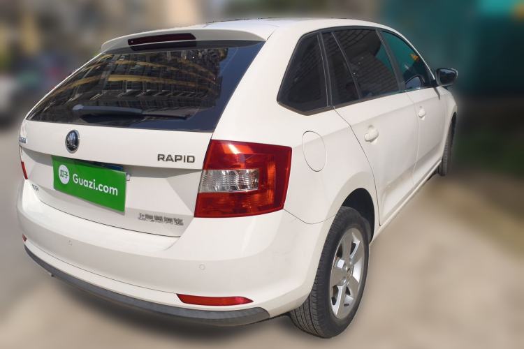 Used Skoda Rapid Spaceback 2018 1.6L Automatic Comfort Edition Rear Right 45 Deg