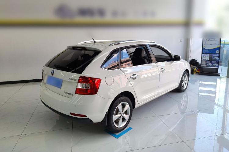 Used Skoda Rapid Spaceback 2018 1.6L Automatic Comfort Edition Rear Right 45 Deg