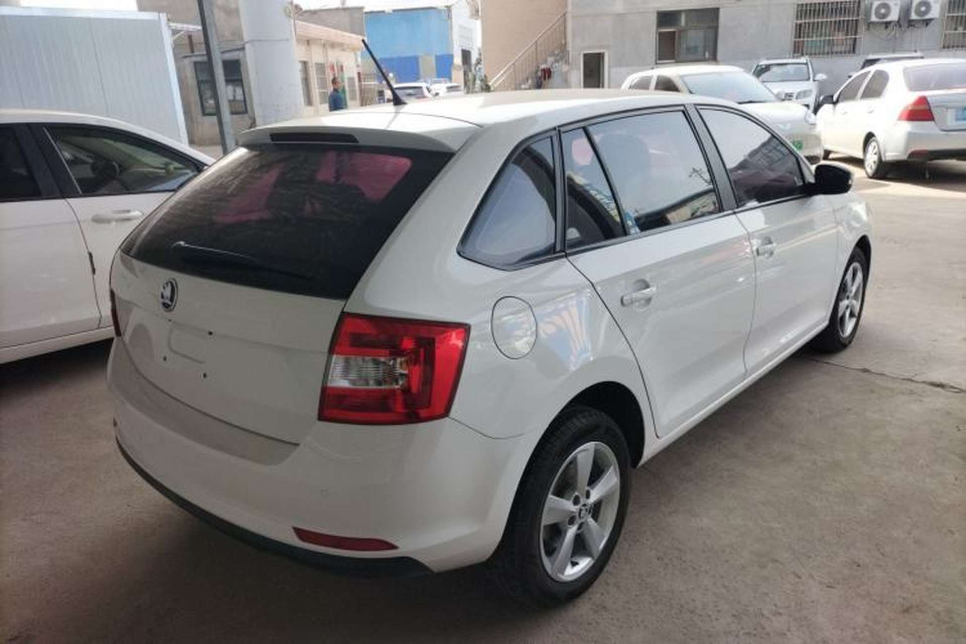 Used Skoda Rapid Spaceback 2018 1.6L Automatic Comfort Edition Rear Right 45 Deg