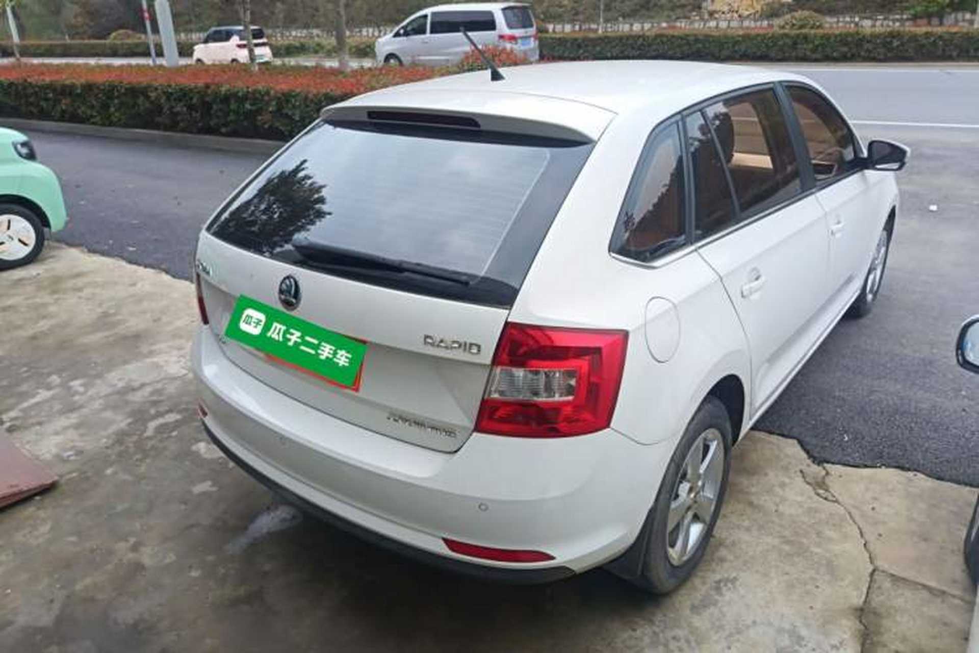 Used Skoda Rapid Spaceback 2018 1.6L Automatic Comfort Edition Rear Right 45 Deg