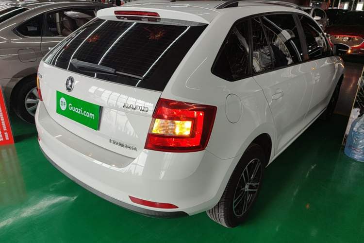 Used Skoda Rapid Spaceback 2018 1.4L Manual Standard Edition Rear Right 45 Deg