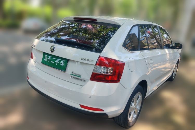 Used Skoda Rapid Spaceback 2018 1.6L Automatic Comfort Edition Rear Right 45 Deg