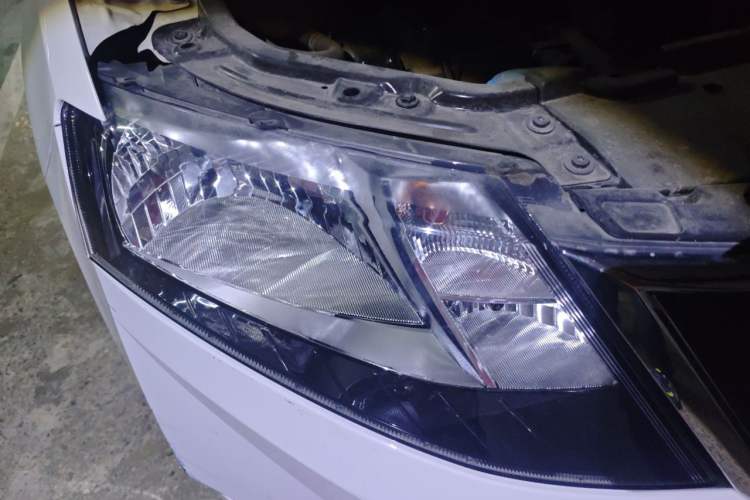Used Skoda Rapid Spaceback 2018 1.6L Automatic Comfort Edition Right Front Headlight
