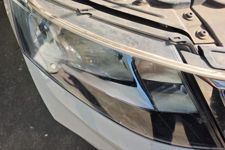 Used Skoda Rapid Spaceback 2018 1.6L Automatic Comfort Edition Right Front Headlight