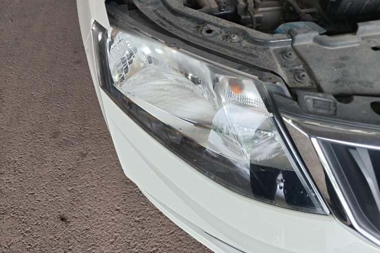 Used Skoda Rapid Spaceback 2018 1.6L Manual Comfort Edition Right Front Headlight
