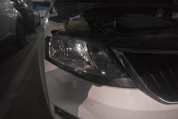 Used Skoda Rapid Spaceback 2018 1.6L Automatic Comfort Edition Right Front Headlight