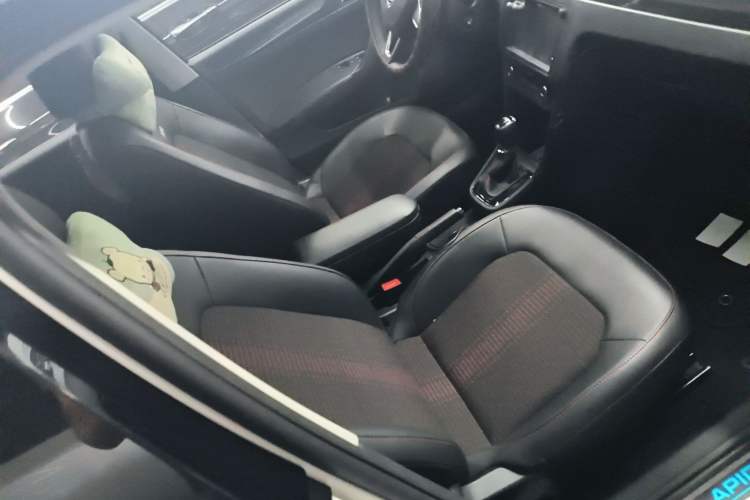Used Skoda Rapid Spaceback 2018 TSI230 DSG Sport Edition Right Front Seat