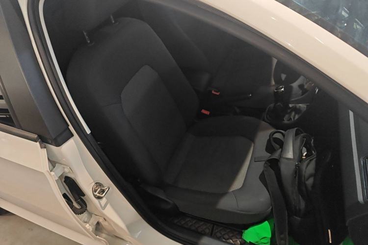 Used Skoda Rapid Spaceback 2018 1.4L Manual Standard Edition Right Front Seat