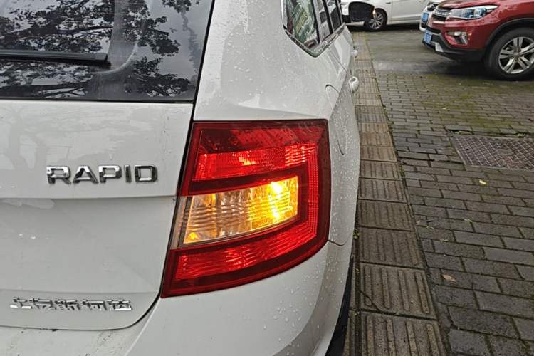 Used Skoda Rapid Spaceback 2018 1.6L Automatic Comfort Edition Right Rear Taillight