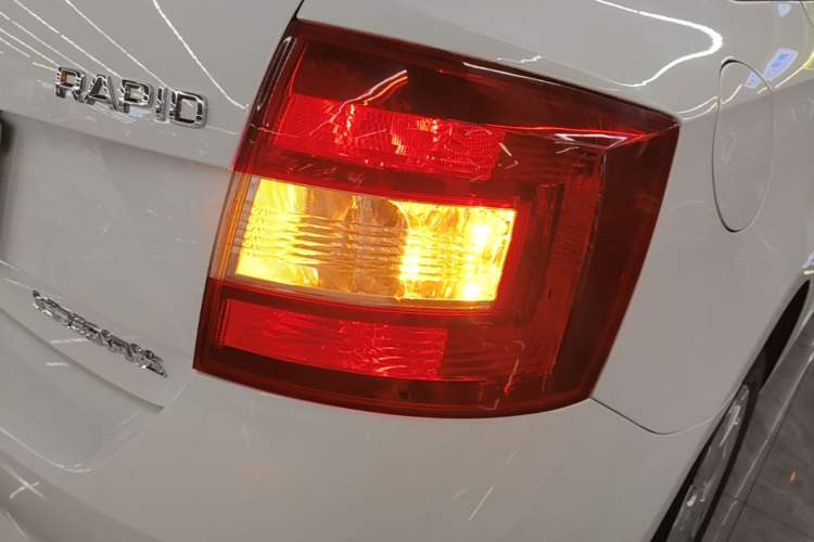 Used Skoda Rapid Spaceback 2018 1.6L Automatic Comfort Edition Right Rear Taillight