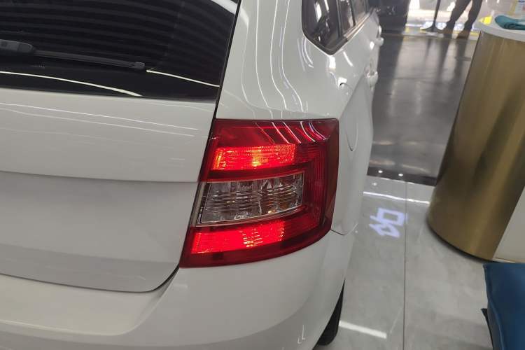 Used Skoda Rapid Spaceback 2018 1.6L Automatic Standard Edition Right Rear Taillight