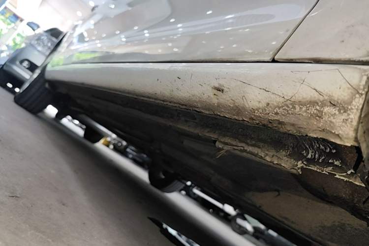 Used Skoda Rapid Spaceback 2018 1.6L Automatic Comfort Edition Right Side Sill