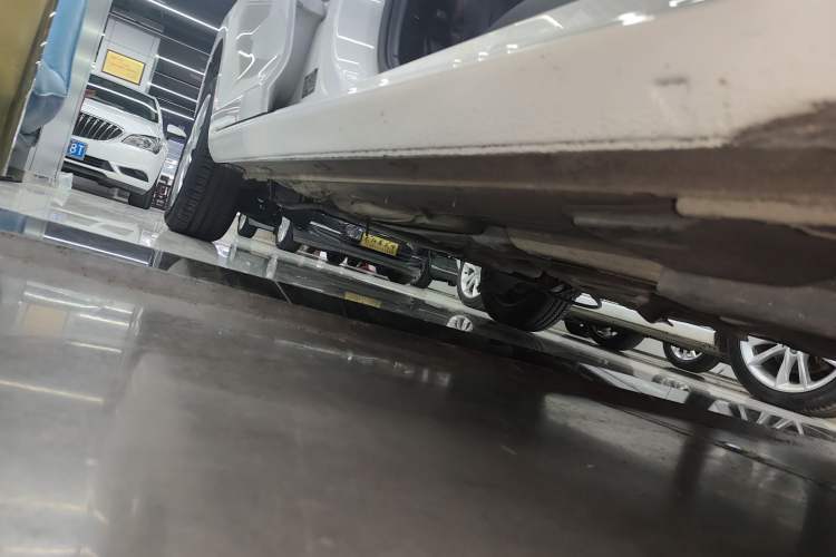 Used Skoda Rapid Spaceback 2018 1.6L Automatic Standard Edition Right Side Sill