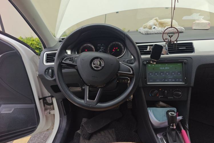 Used Skoda Rapid Spaceback 2018 1.6L Automatic Comfort Edition Steering Wheel