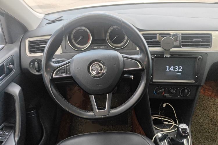 Used Skoda Rapid Spaceback 2018 1.6L Automatic Comfort Edition Steering Wheel