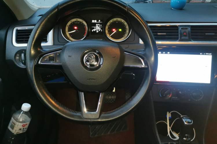 Used Skoda Rapid Spaceback 2018 1.6L Automatic Comfort Edition Steering Wheel