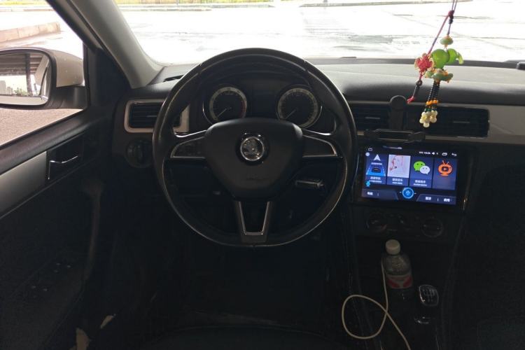 Used Skoda Rapid Spaceback 2018 1.6L Manual Comfort Edition Steering Wheel