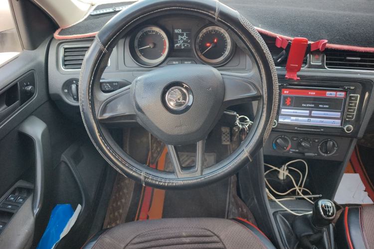 Used Skoda Rapid Spaceback 2018 1.6L Manual Standard Edition Steering Wheel