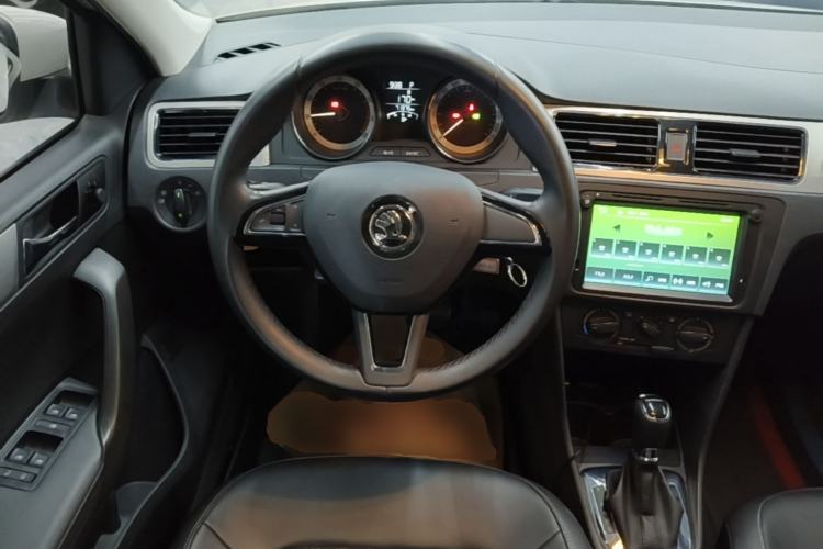 Used Skoda Rapid Spaceback 2018 1.6L Automatic Comfort Edition Steering Wheel