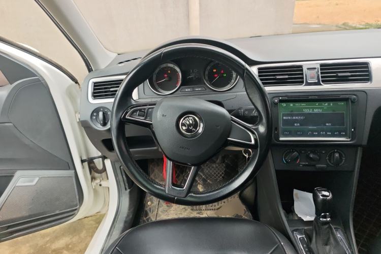 Used Skoda Rapid Spaceback 2018 1.6L Automatic Comfort Edition Steering Wheel