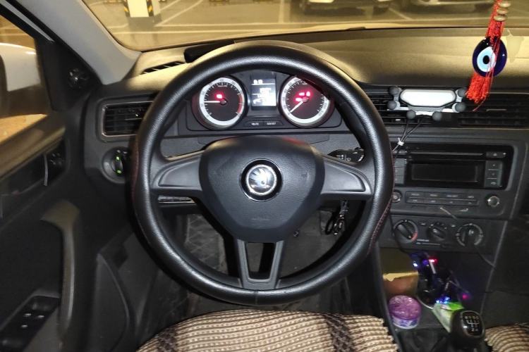 Used Skoda Rapid Spaceback 2018 1.6L Manual Standard Edition Steering Wheel