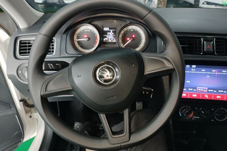 Used Skoda Rapid Spaceback 2018 1.4L Manual Standard Edition Steering Wheel