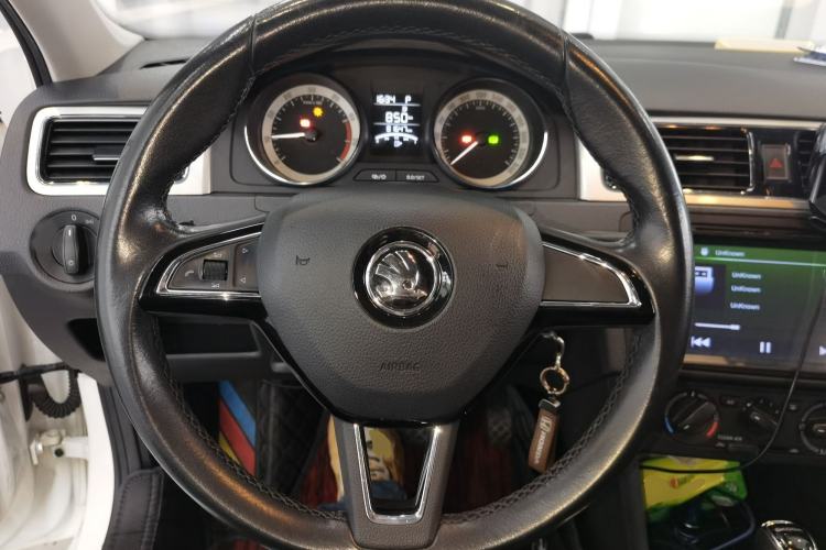 Used Skoda Rapid Spaceback 2018 1.6L Automatic Comfort Edition Steering Wheel