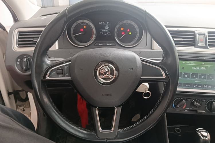 Used Skoda Rapid Spaceback 2018 1.6L Automatic Comfort Edition Steering Wheel