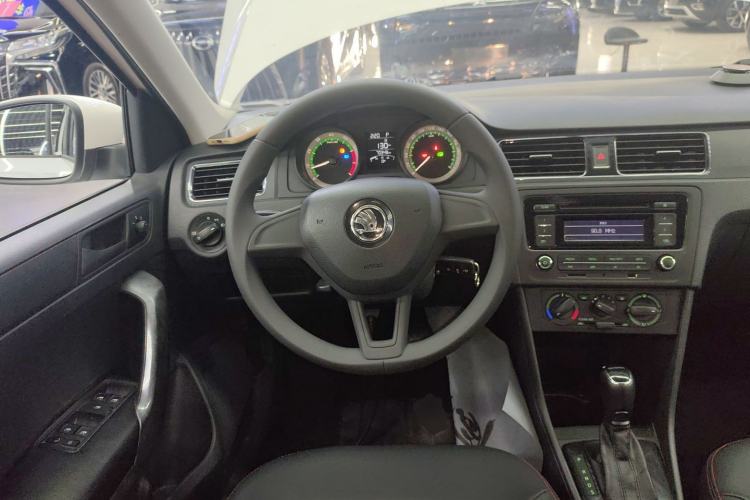 Used Skoda Rapid Spaceback 2018 1.6L Automatic Standard Edition Steering Wheel