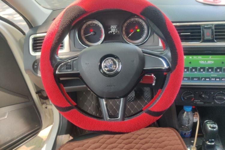 Used Skoda Rapid Spaceback 2018 1.6L Automatic Comfort Edition Steering Wheel