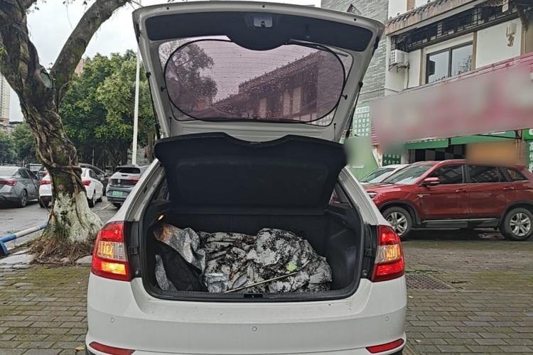 Used Skoda Rapid Spaceback 2018 1.6L Automatic Comfort Edition Trunk
