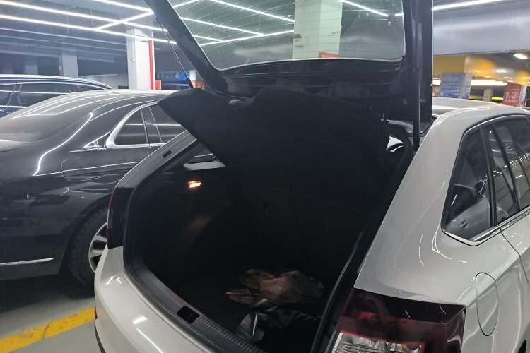 Used Skoda Rapid Spaceback 2018 TSI230 DSG Sport Edition Trunk