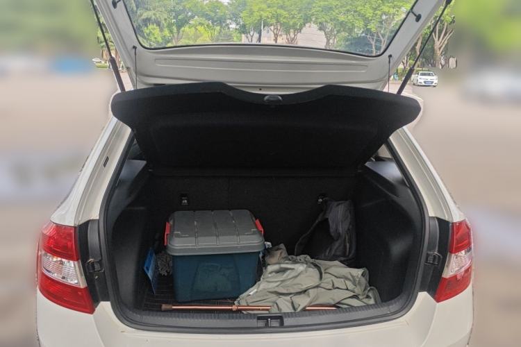 Used Skoda Rapid Spaceback 2018 1.6L Automatic Comfort Edition Trunk