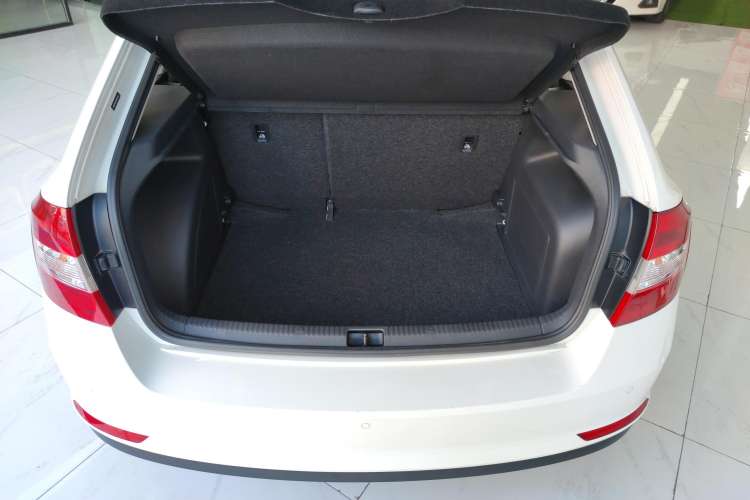Used Skoda Rapid Spaceback 2018 1.6L Automatic Comfort Edition Trunk