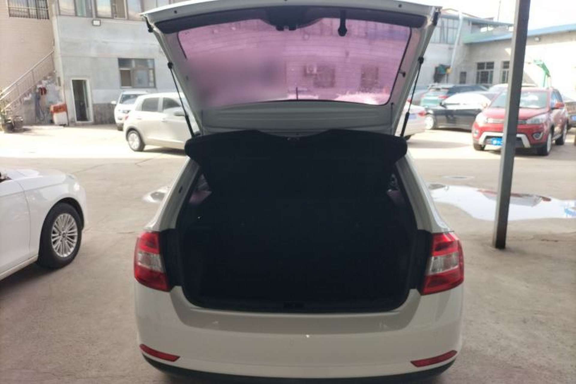 Used Skoda Rapid Spaceback 2018 1.6L Automatic Comfort Edition Trunk