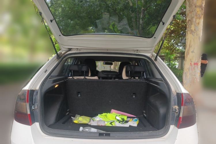 Used Skoda Rapid Spaceback 2018 1.6L Manual Standard Edition Trunk