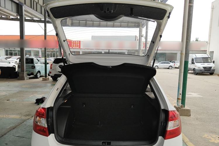 Used Skoda Rapid Spaceback 2018 1.6L Automatic Comfort Edition Trunk