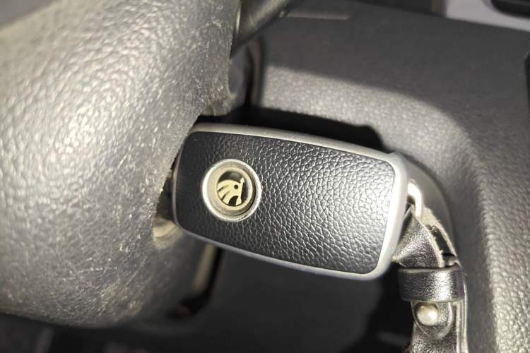 Used Skoda Rapid Spaceback 2018 1.6L Manual Comfort Edition Vehicle Key