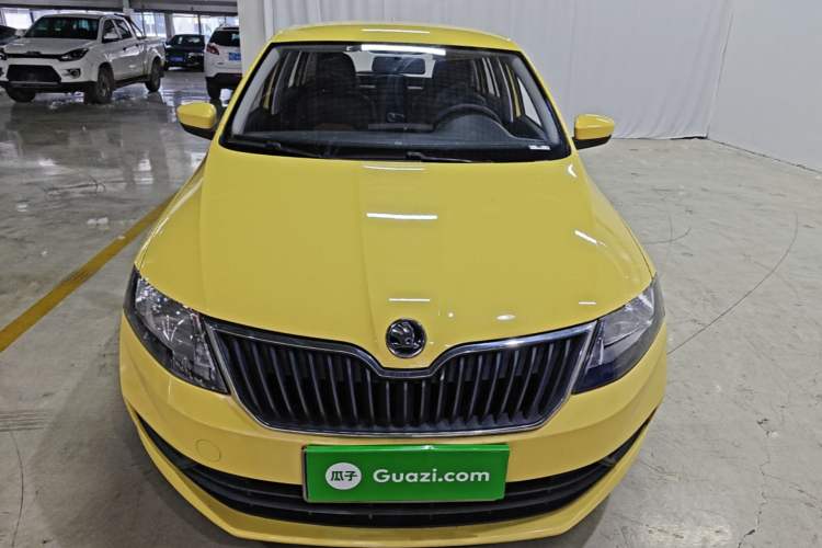 Used Skoda Rapid Spaceback 2018 1.4L Manual Standard Edition Front