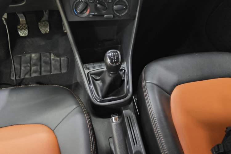 Used Skoda Rapid Spaceback 2018 1.4L Manual Standard Edition Gear Lever