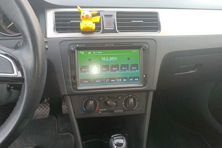 Used Skoda Rapid Spaceback 2019 1.5L Automatic Comfort Edition Audio And AC Panel