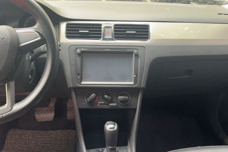 Used Skoda Rapid Spaceback 2019 Revised Version 1.5L Automatic Comfort Edition China VI Standard Audio And AC Panel