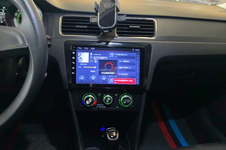 Used Skoda Rapid Spaceback 2019 Revised Version 1.5L Automatic Standard Edition China VI Audio And AC Panel